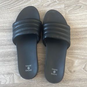 Shade and Shore black sandals